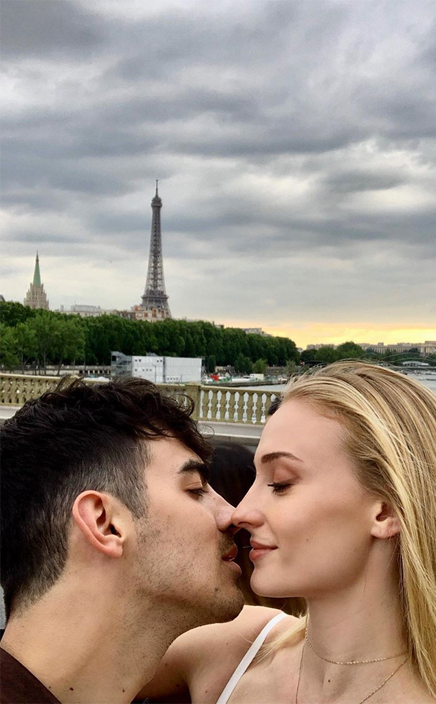 Sophie Turner, Joe Jonas, Paris, France, PDA, Instagram